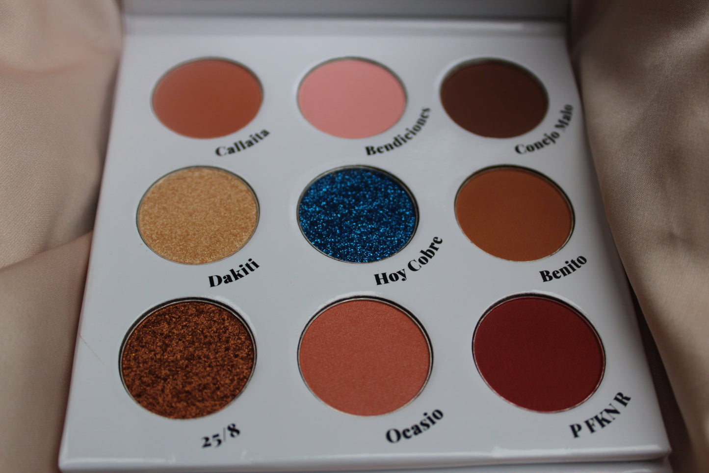 BAD BUNNY PALETTE 🐰