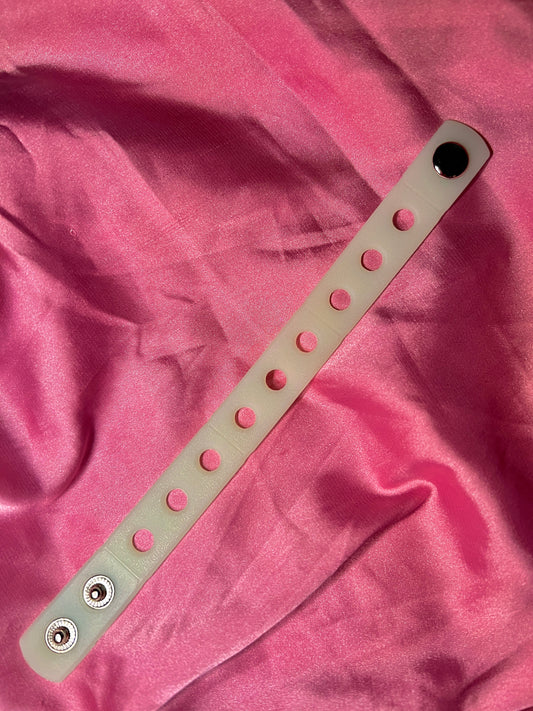 glow in the dark bracelet (CHARMS NOT INCLUDED )