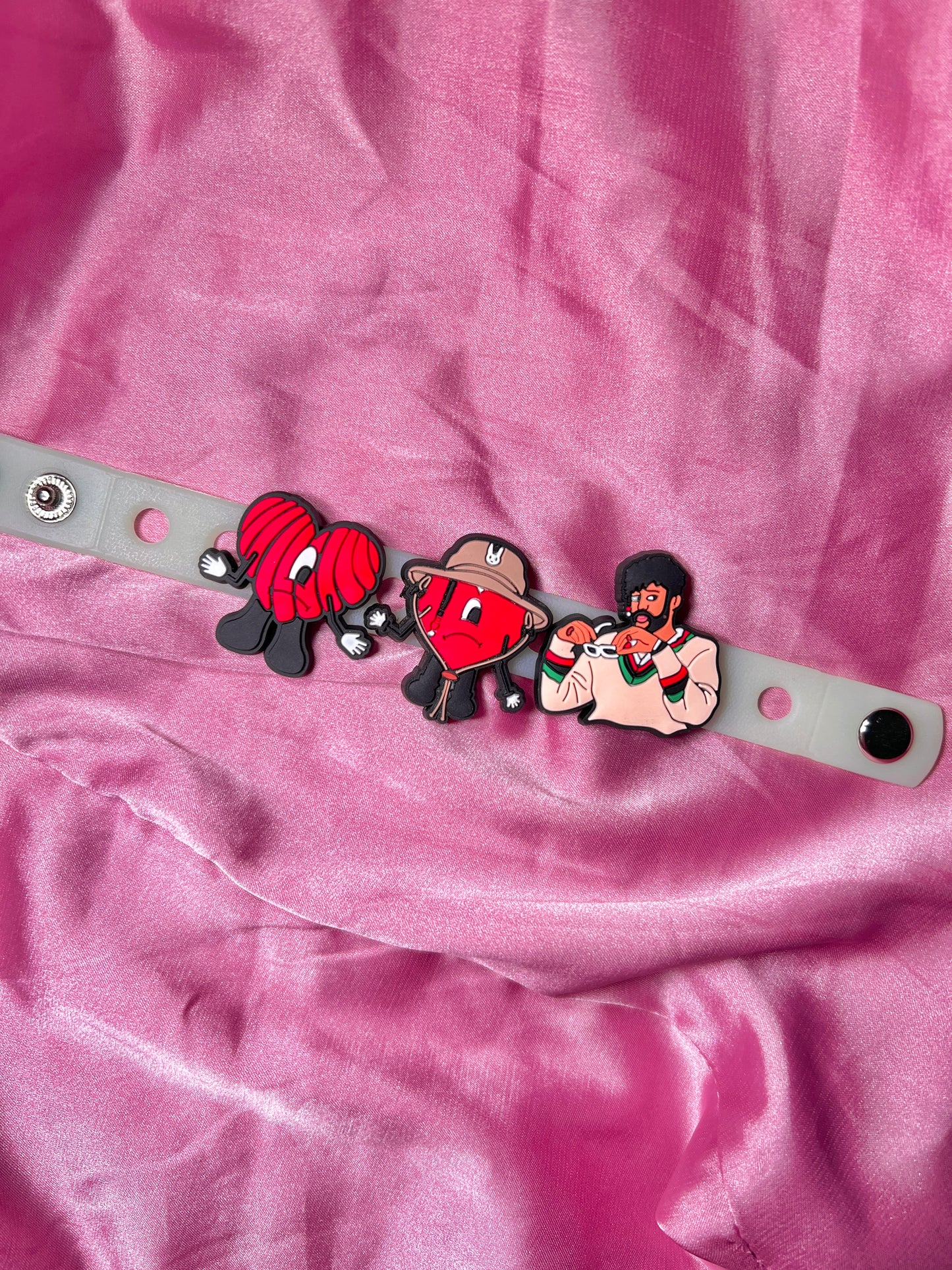 glow in the dark bracelet (CHARMS NOT INCLUDED )